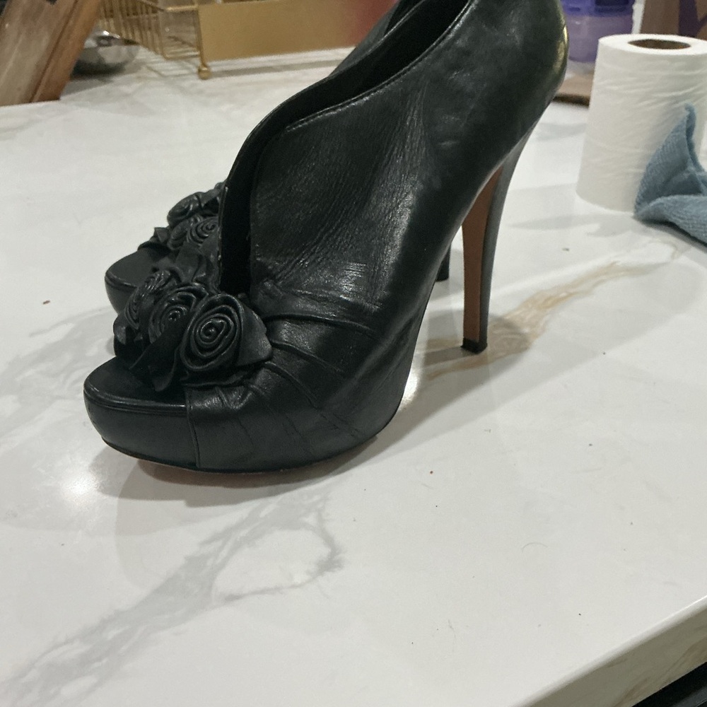 Vince Camuto Black Floral Peep-Toe Heels